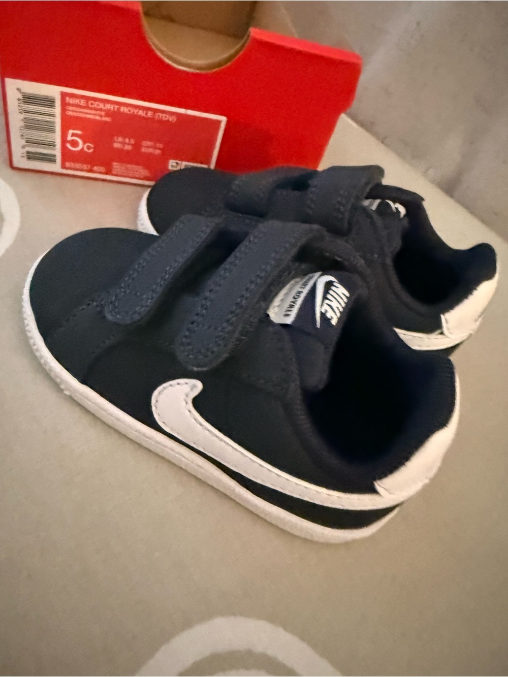 Nike Kids Navy and White Velcro Low-Top Sneakers
